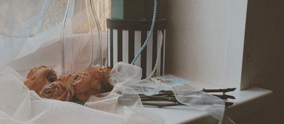 Decoding the Elegance of Aromastrology with Aqila's Luxury Fragrances