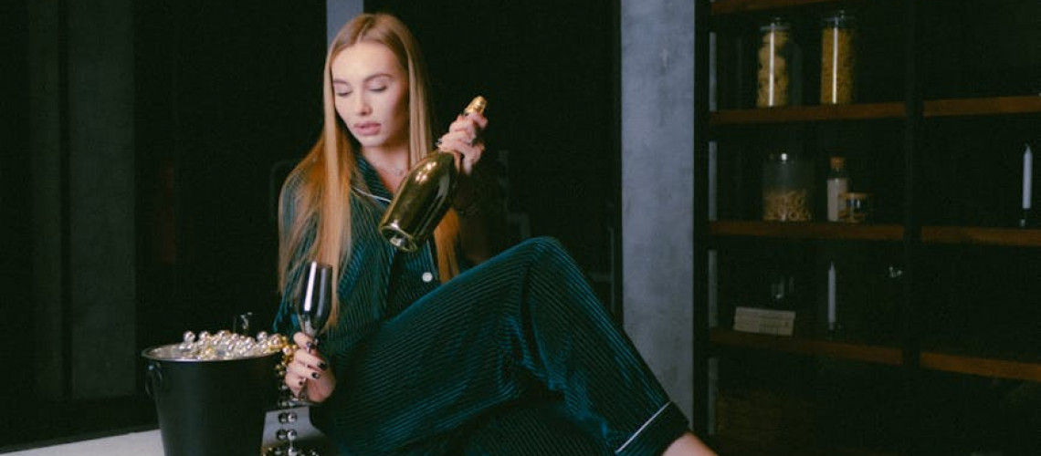 Elevate Your Journeys with Aqila's Luxury Fragrances: A Sensory Guide to Selecting the Perfect Travel Companion