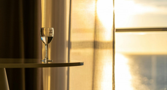 Elevating Life's Tapestry: Aqila's Luxury Fragrances as the Threads of Aromatherapeutic Wellness