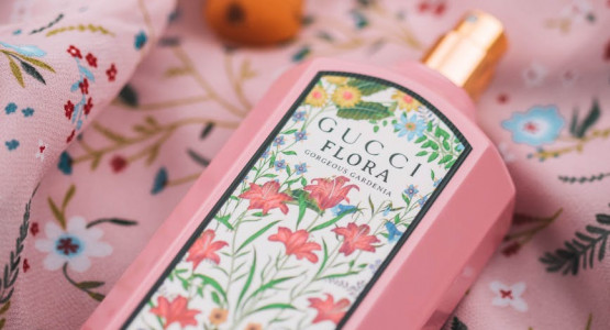 Embarking on an Olfactory Odyssey: Mastering the Art of Layering Aqila Fragrances