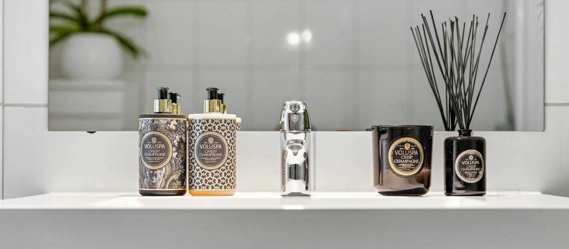 Exploring Mood Enhancing Scents: Unveiling the Art and Science Behind Aqila Fragrances