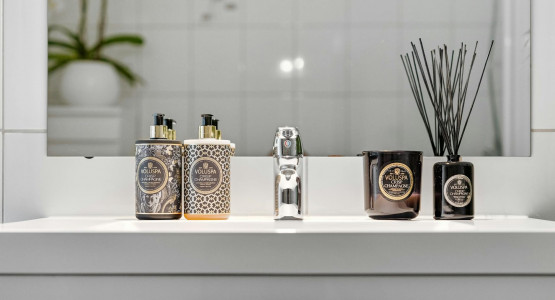 Exploring Mood Enhancing Scents: Unveiling the Art and Science Behind Aqila Fragrances