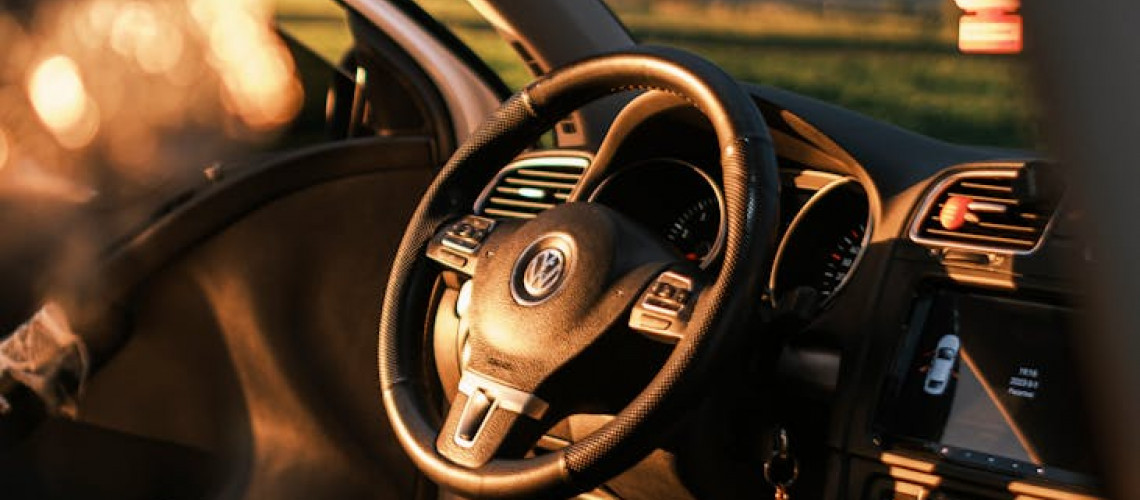 Immerse in an Aromatic Symphony: The Art of Scent Layering with Aqila's Luxury Fragrances