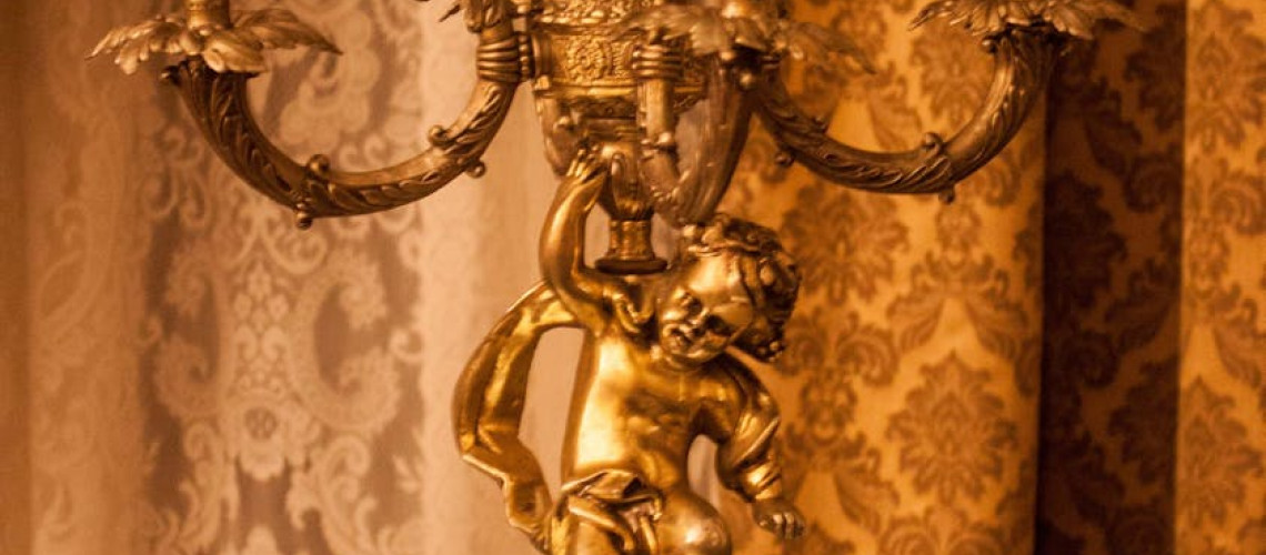 Navigating the Scented Galaxies: Aligning Aqila's Luxury Fragrances with Your Astrological Stars