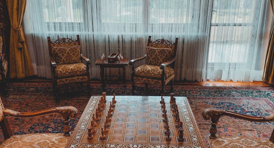 Orchestrating the Symphony of Scent: Aqila's Aromastrology Unfolds the Influence of Zodiac on Fragrance Preferences