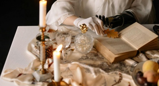 Scented Constellations: Unravelling the Mysteries of Aromastrology with Aqila Fragrances