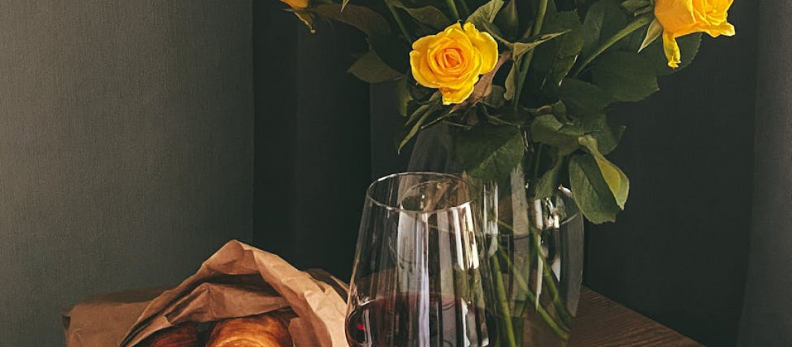 Scented Silhouettes: Sculpting Your Personal Aura with Aqila Luxury Fragrances