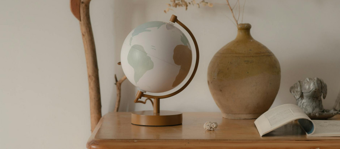 Scented Sojourns: Venture into Aqila's Fragrance Atlas