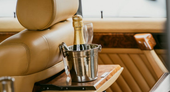 The Alchemy of Aroma: Unveiling the Emotional Resonance of Aqila's Luxury Fragrances