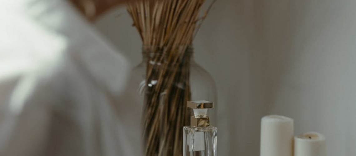 The Art of Aroma Layering: Aqila's Symphony of Luxury Fragrances