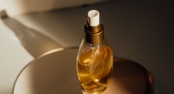 The Art of Olfactory Illumination: Aqila's Exquisite Fragrance Layering Techniques