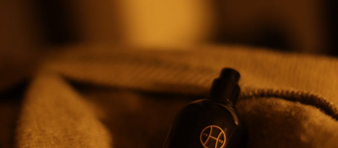 The Art of Scent: Personalising Your Signature Aqila Experience