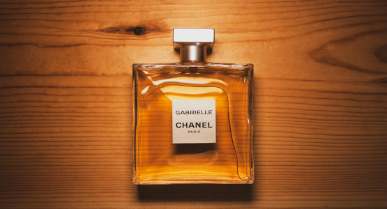 The Art of Scent-Self Discovery: Unveiling your Signature Aroma with Aqila's Luxury Fragrances