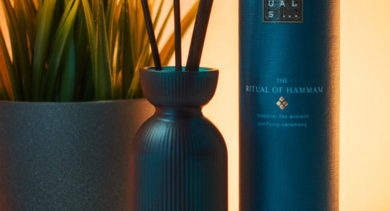 The Elixir of Elegance: Unleashing the Power of Aromatherapy with Aqila's Luxury Fragrances