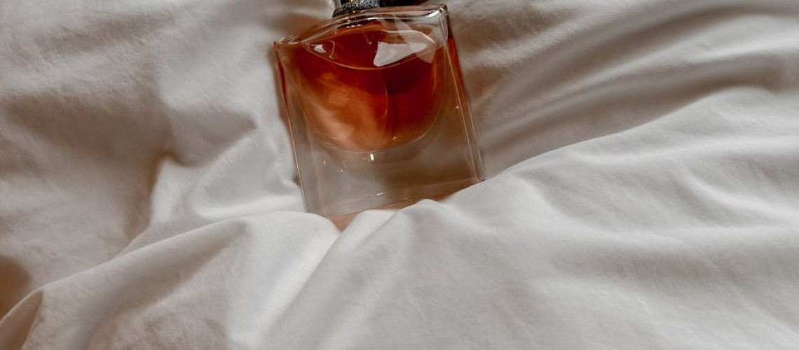 The Masterpiece of Scent: Crafting Your Personal Aroma Profile with Aqila's Luxury Fragrances