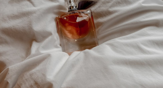 The Masterpiece of Scent: Crafting Your Personal Aroma Profile with Aqila's Luxury Fragrances