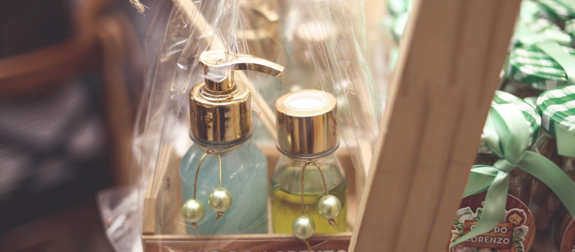 The Symphony of Scent: Decoding the Art of Personalized Aqila Fragrance Layering