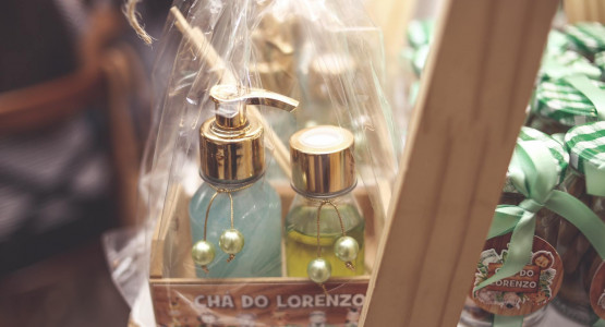 The Symphony of Scent: Decoding the Art of Personalized Aqila Fragrance Layering