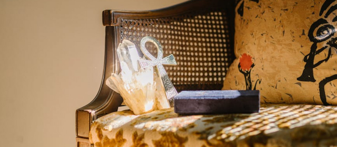 Unlocking the Secrets of Aromastrology: Aligning Aqila Fragrances with Your Zodiac Universe